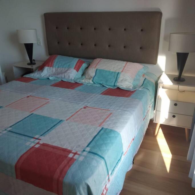Bem Localizado Em Pinheiros. Apartamento *